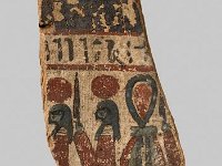 Aeg H 5  Aeg H 5, Dritte Zwischenzeit, Fragment eines Sarges, Holz, Stuck., H 26,6 cm, B 9,9 cm, T 1,5 cm : Bestandskatalog Ägypten, Museumsfoto: Claus Cordes